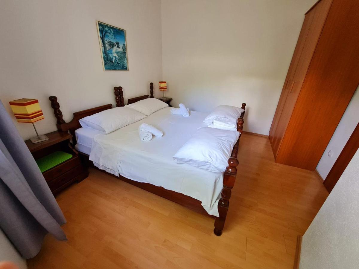 Apartments Silvana โตรกีร์ ภายนอก รูปภาพ