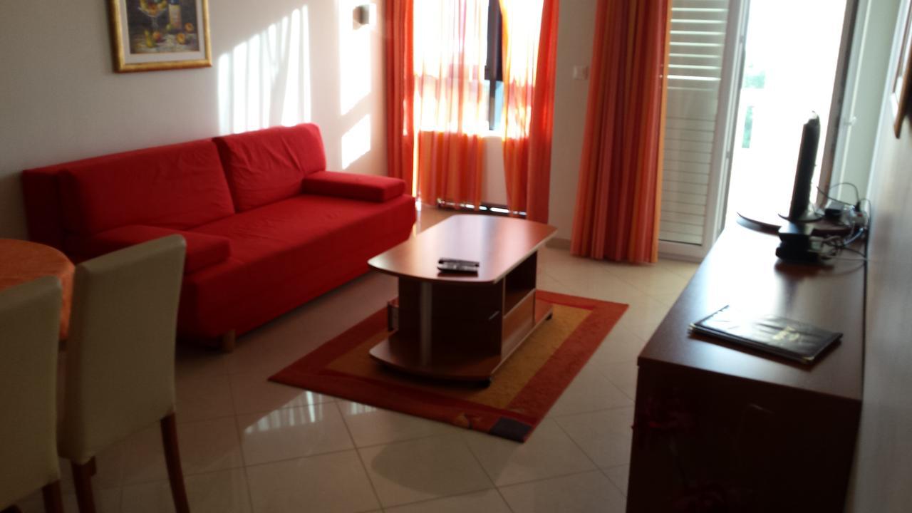 Apartments Silvana โตรกีร์ ภายนอก รูปภาพ