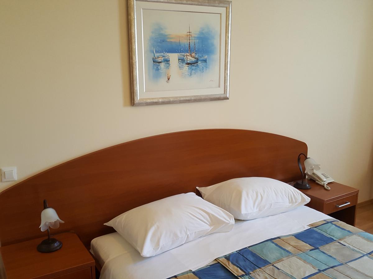 Apartments Silvana โตรกีร์ ภายนอก รูปภาพ